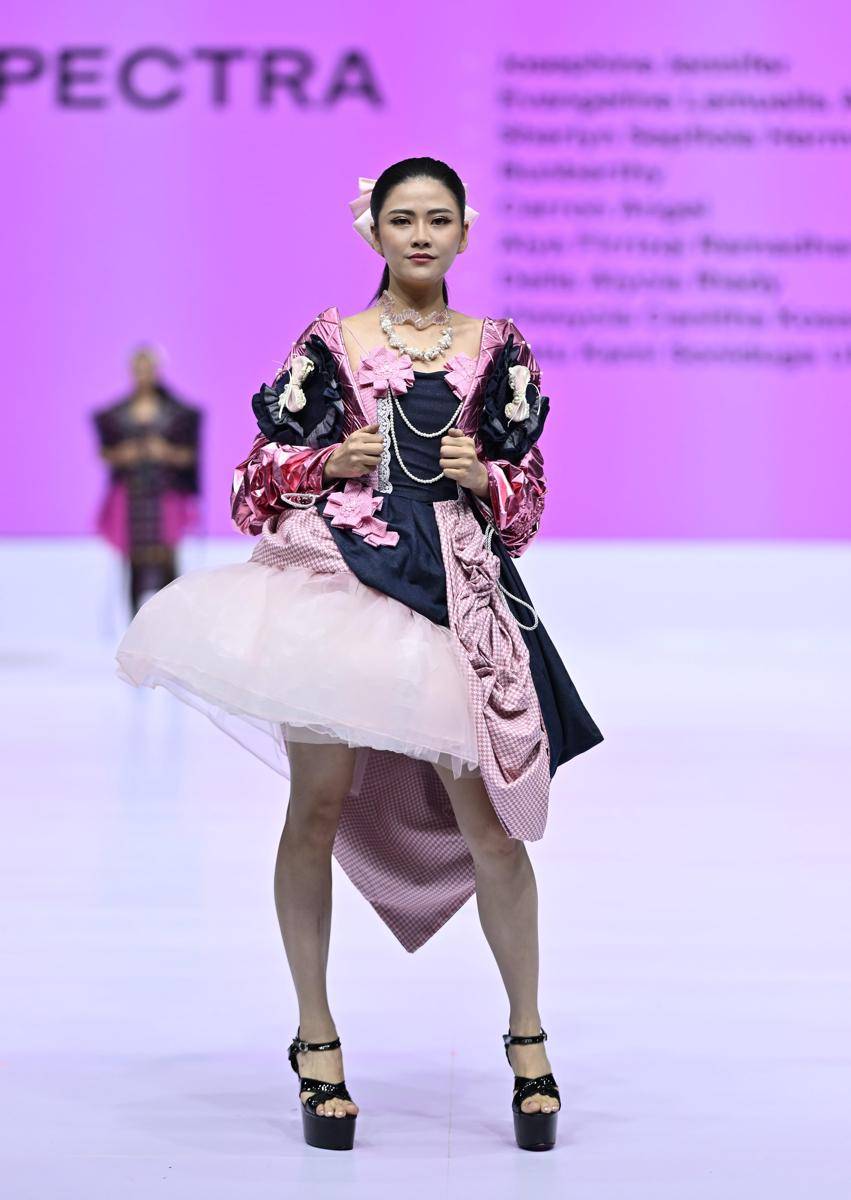 koleksi etnik modern dari LaSalle College (Doc. LaSalle College)